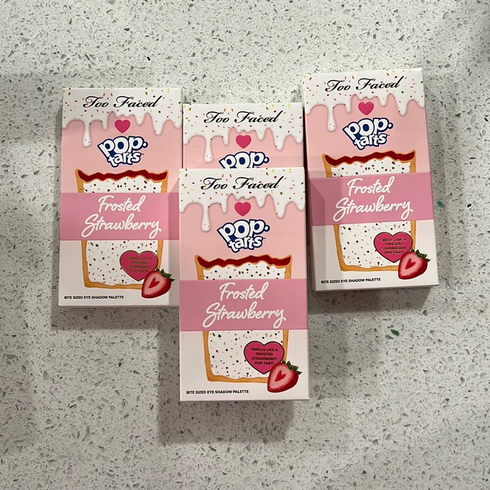 Too Faced Pop-Tarts Frosted Strawberry Mini Eye Shadow Palette